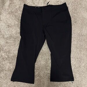 Columbia Women’s Black Capri Pants Casual Style